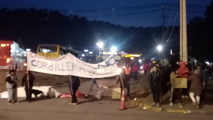 Protesta de vecinos de Puente Alto por mejoras habitacionales - Richard Jiménez - ADN Hoy Primera Edición - 15 de mayo de 2024