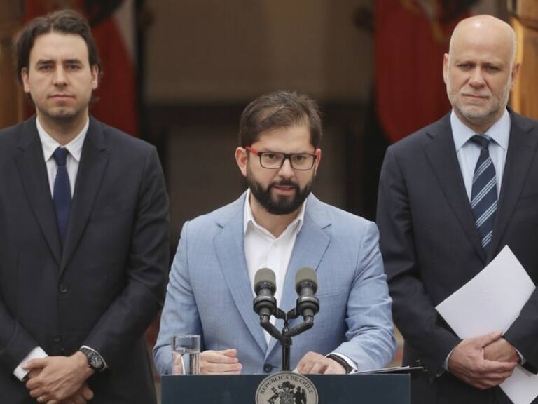Acuerdo constitucional: Presidente Boric agradece trabajo de los partidos para «devolver al país la posibilidad de tener una nueva Constitución»