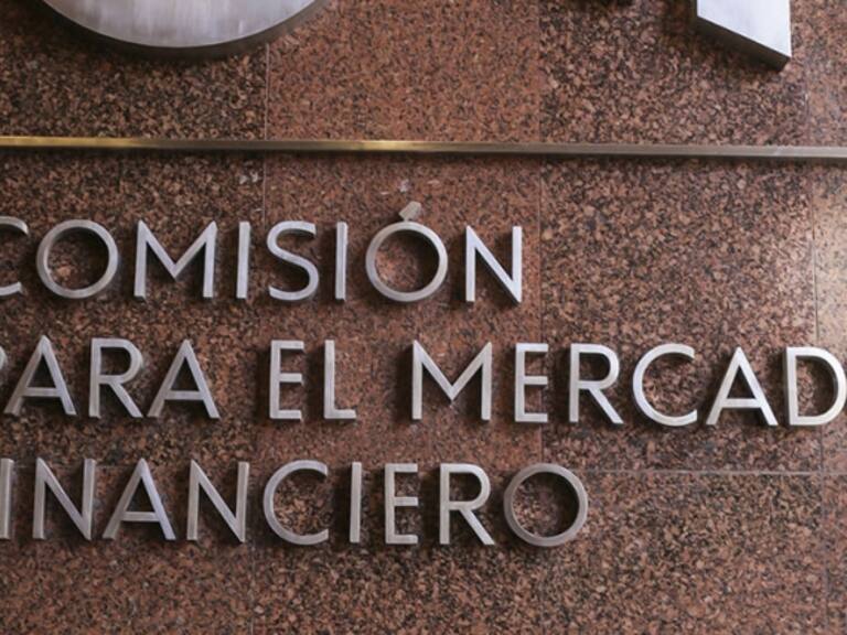 CMF sancionó a aseguradora por irregularidades en pólizas de seguros