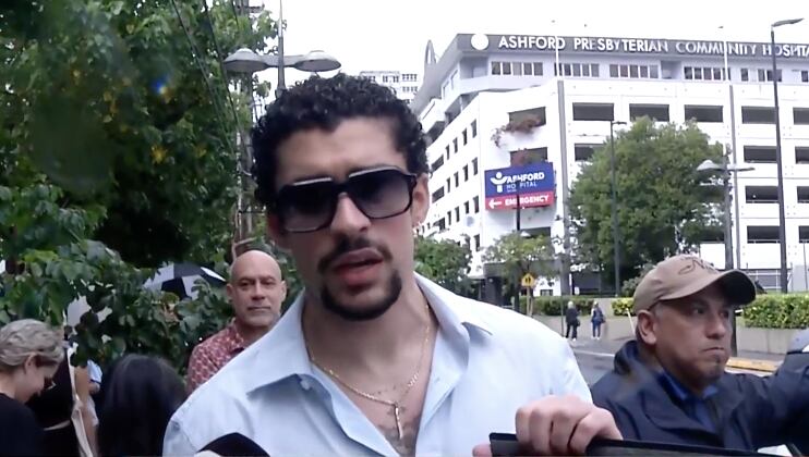Bad Bunny vota en las elecciones de Puerto Rico le envía mensaje a los indecisos: “escuchen su corazón” | Telemundopr