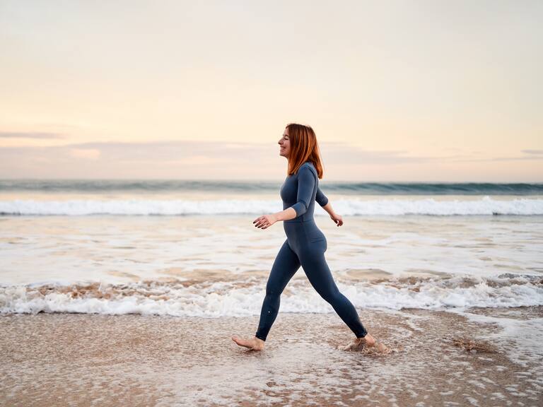 Esta forma de caminar podría reducir el riesgo de enfermedades cardíacas, según estudio