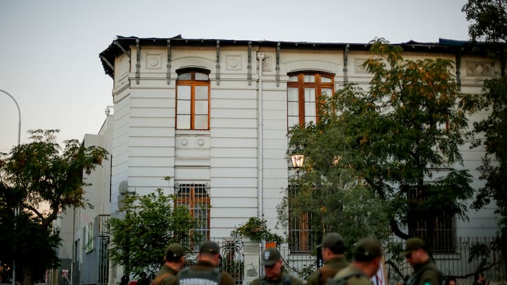 Protestas estudiantiles en Santiago Centro: estos son los tres liceos que suspendieron clases por barricadas