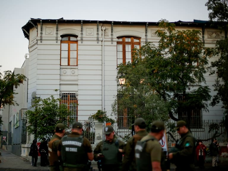 Protestas estudiantiles en Santiago Centro: tres liceos suspendieron sus clases por barricadas