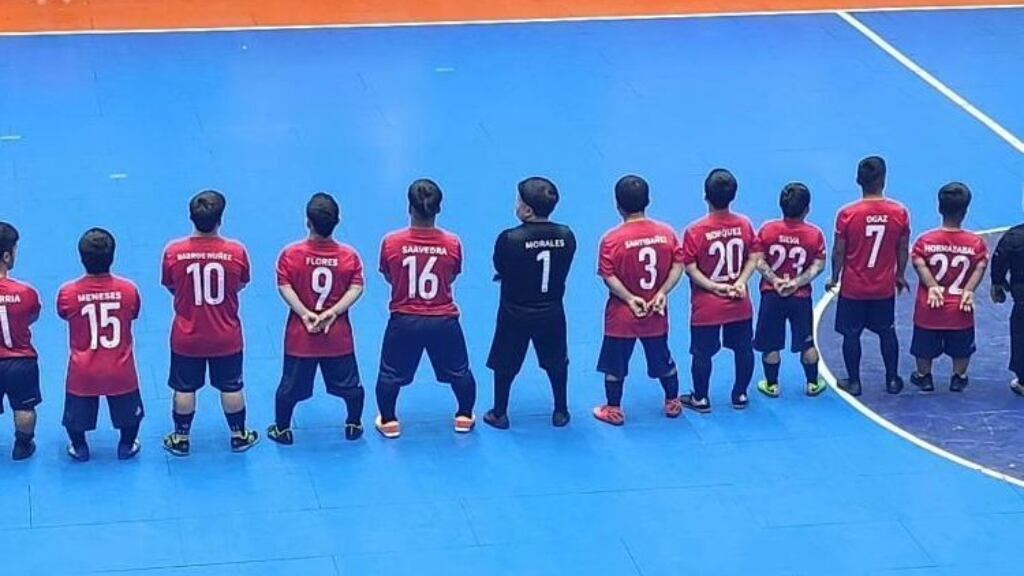 La Roja Talla Baja