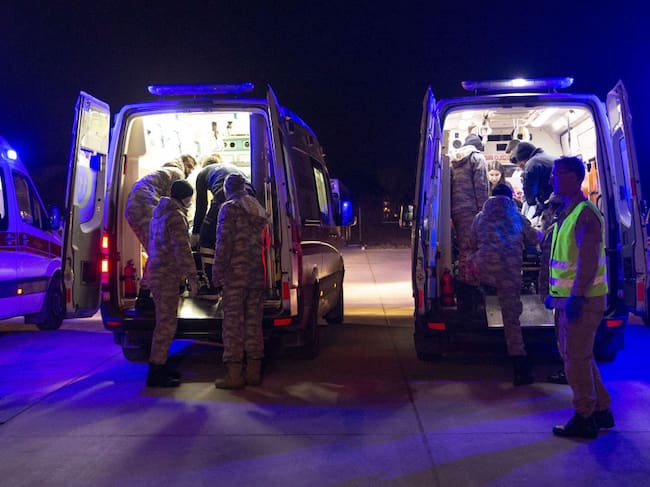 Sobrevivientes heridos son trasladados hacia Estambul de Turquía
