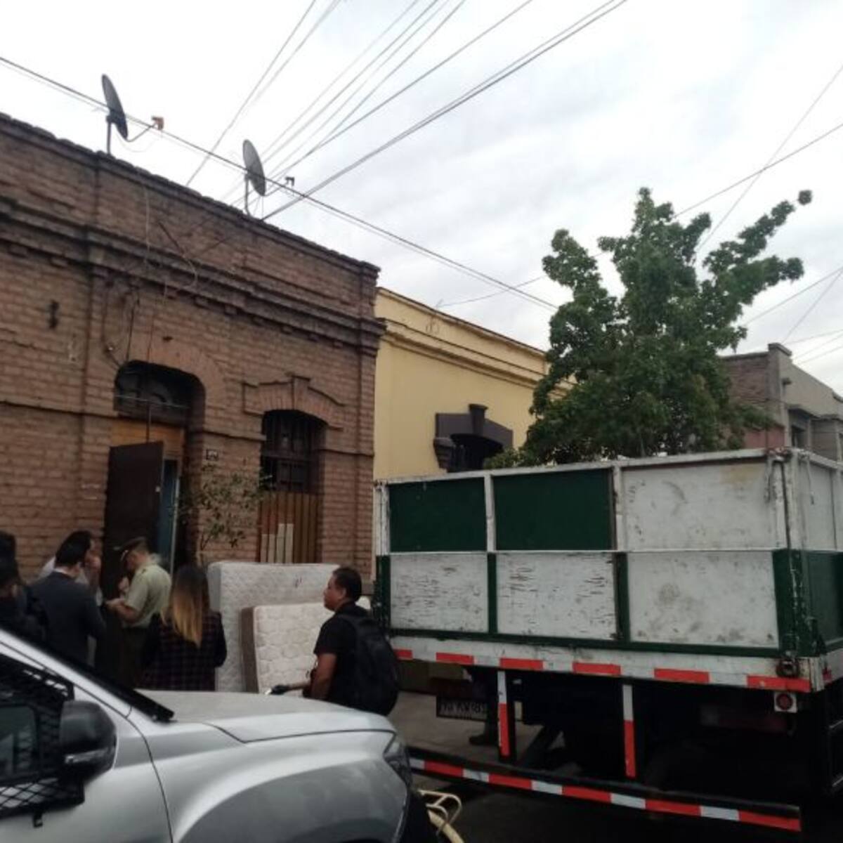 Desalojan casa tomada en barrio Matta Sur: había 12 personas, una de ellas quedó detenida