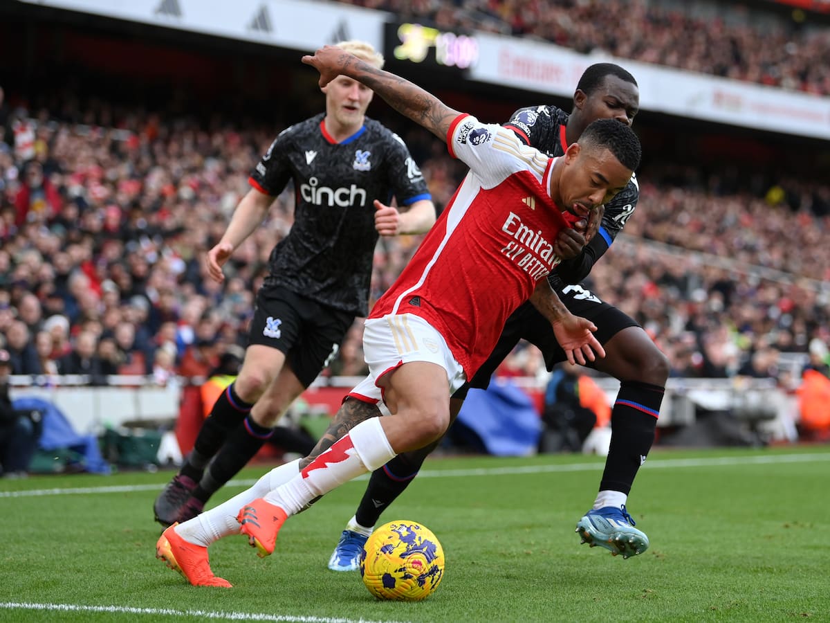 El Arsenal golea al Crystal Palace y se acerca a la cima de la Premier League