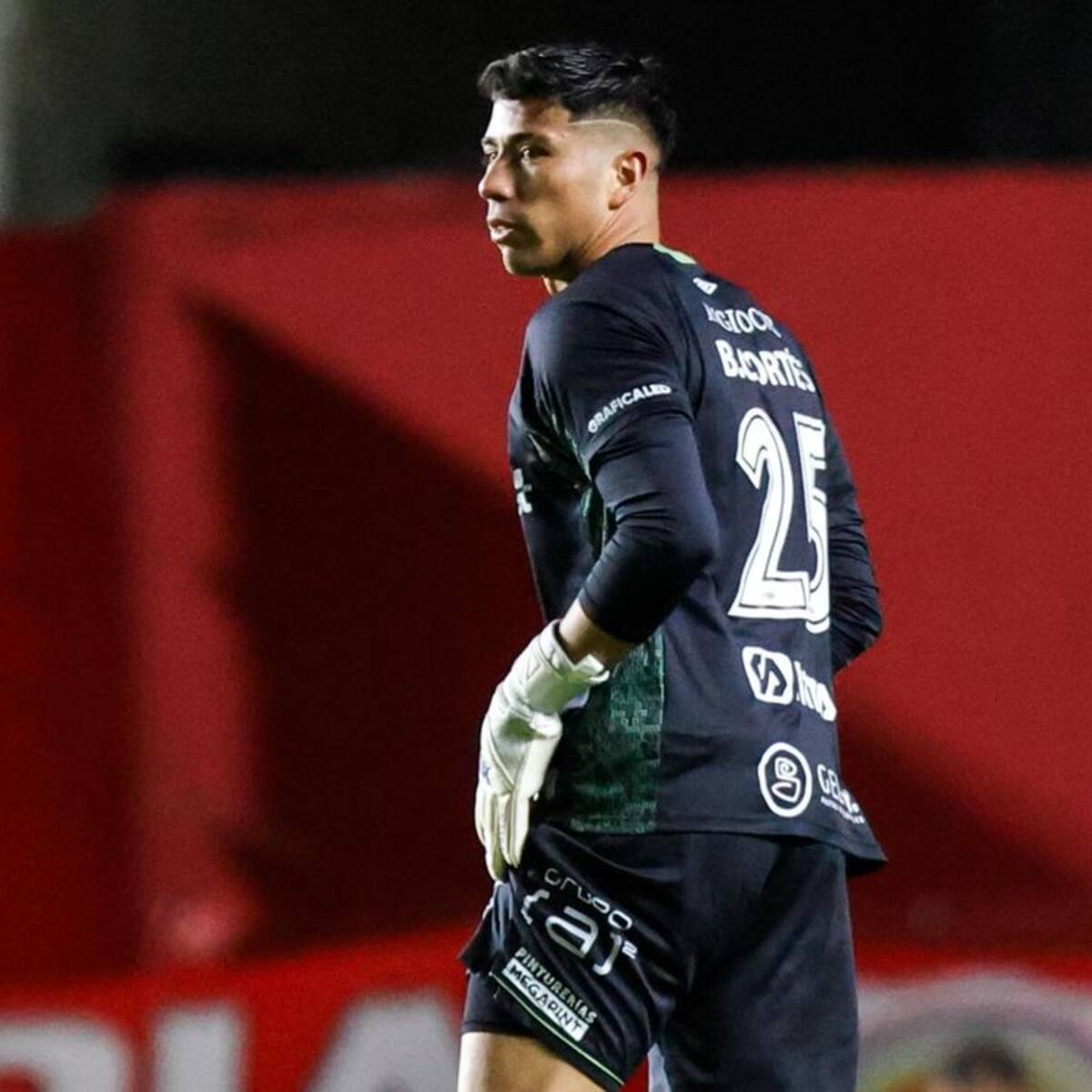 Brayan Cortés contiene dos penales, pero no le alcanza para evitar la eliminación de Argentinos Juniors en el Torneo de Apertura de Argentina
