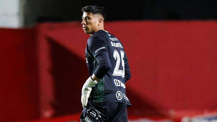 Brayan Cortés contiene dos penales, pero no le alcanza para evitar la eliminación de Argentinos Juniors en el Torneo de Apertura de Argentina