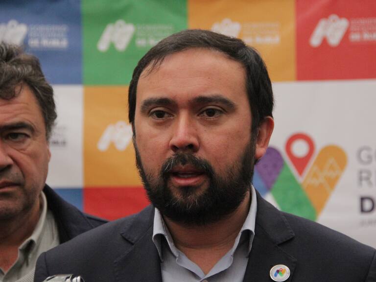 Fiscalía pide desaforar al gobernador regional de Ñuble por investigación de cohecho ligada a una inmobiliaria