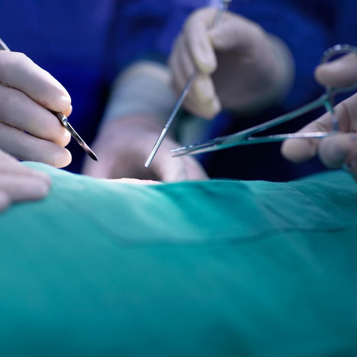 Cirujano es formalizado por homicidio involuntario tras extirpar órgano equivocado en EE.UU.