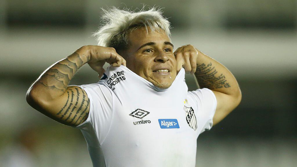 SANTOS, BRAZIL - MARCH 10: Yeferson Soteldo of Santos reacts during a Group G match between Santos and Delfin as part of Copa CONMEBOL Libertadores 2020 at Vila Belmiro Stadium on March 10, 2020 in Santos, Brazil.  (Photo by Wagner Meier/Getty Images)