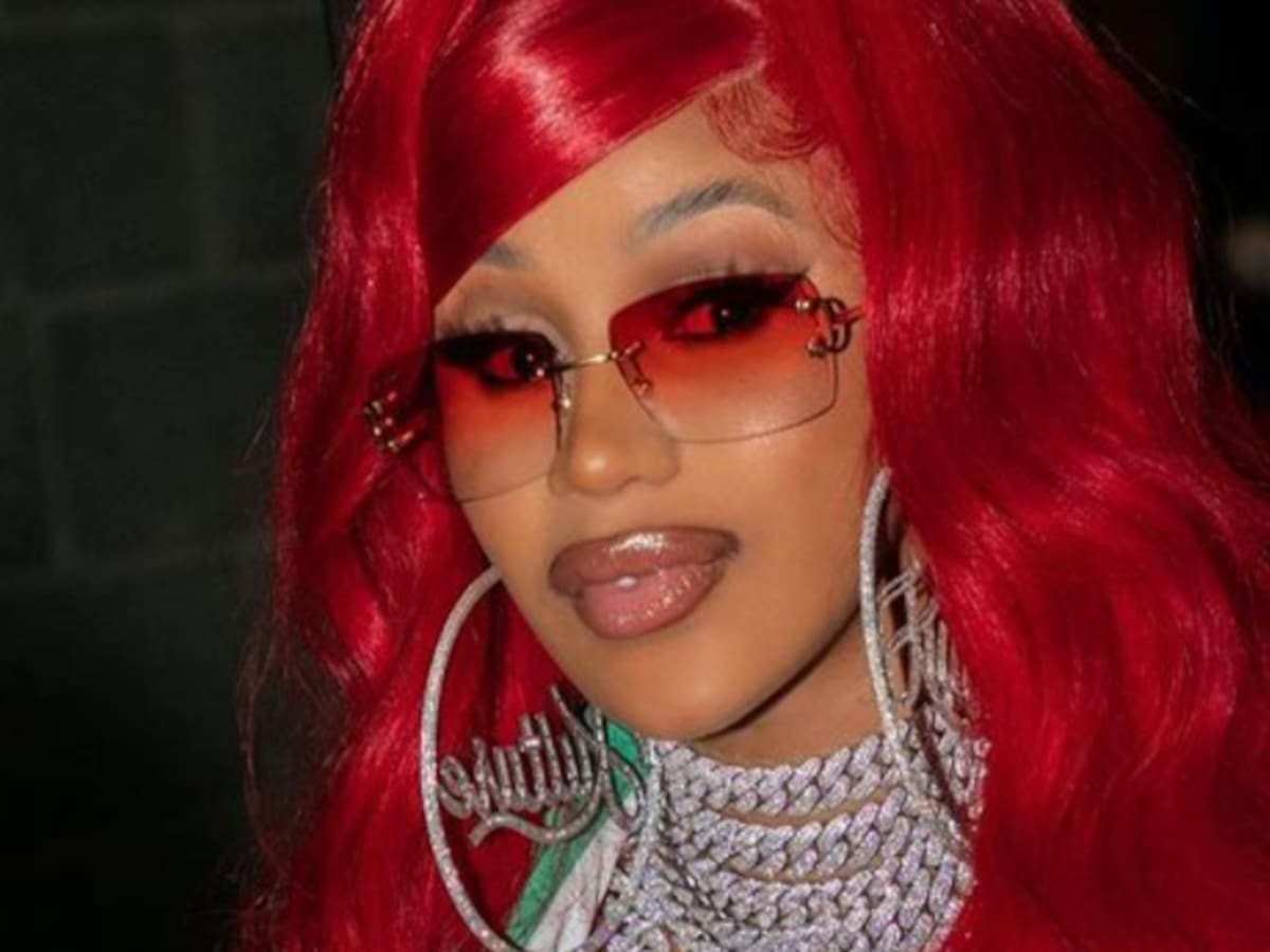 Se pintó de blanco: Cardi B sorprende con su propia versión de Morticia Addams en Halloween