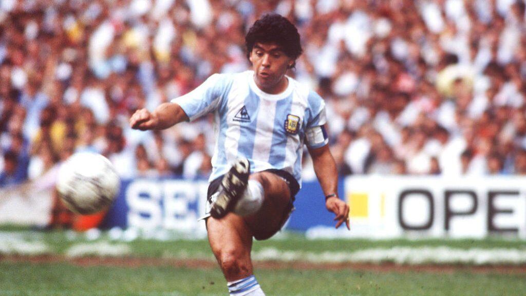 Participa en el sorteo de ADN Deportes del libro "Diego desde adentro"