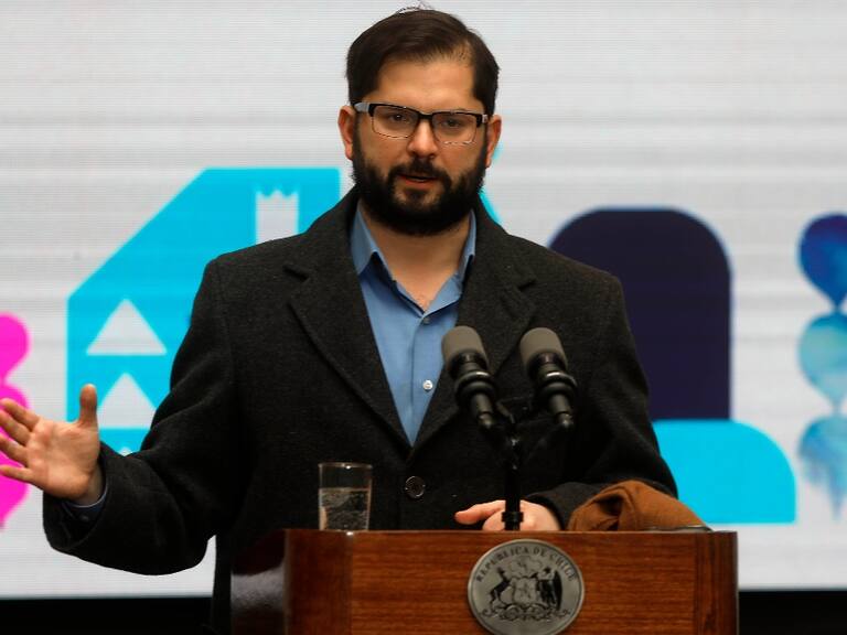 Presidente Boric reaparece en actividad: recibió resultados de proceso de Diálogos Ciudadanos por Reforma Tributaria