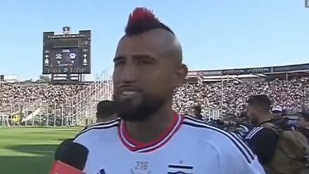 Arturo Vidal dice presente en la despedida de Esteban Paredes: "Para los colocolinos es una leyenda, se merece todo"