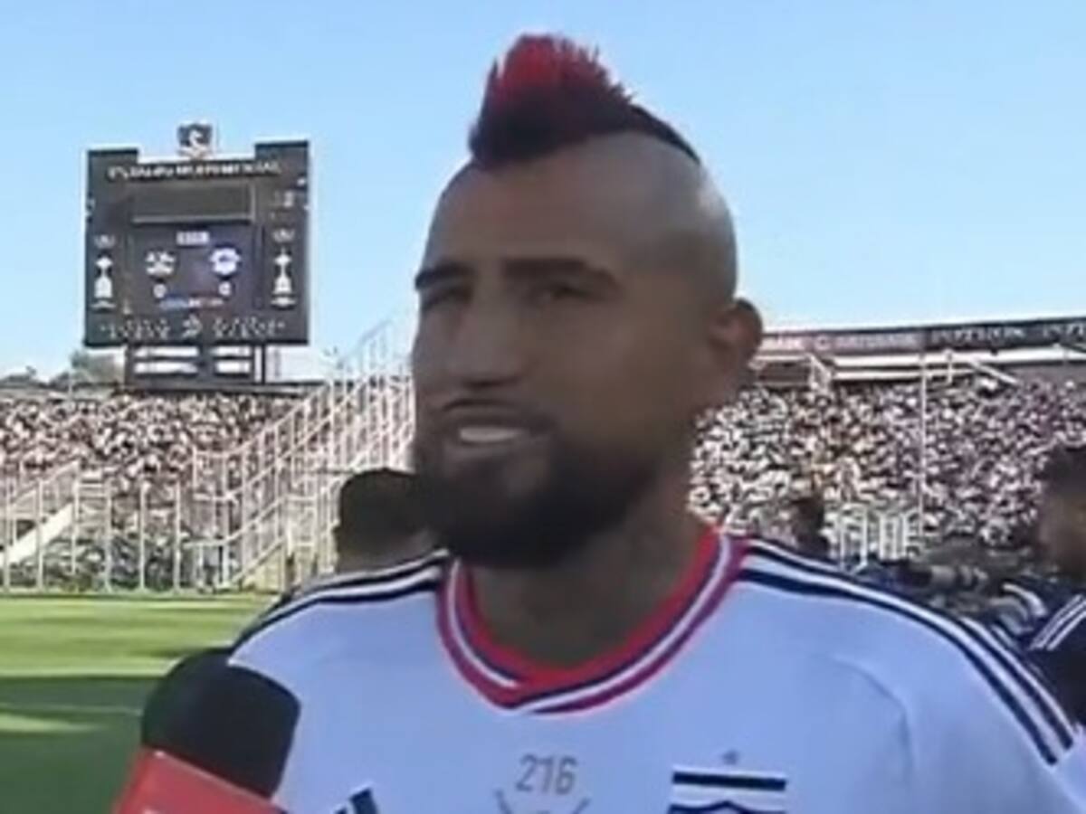 Arturo Vidal dice presente en la despedida de Esteban Paredes: «Para los colocolinos es una leyenda, se merece todo»