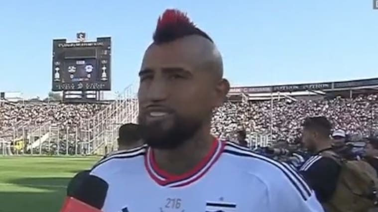 Arturo Vidal dice presente en la despedida de Esteban Paredes: "Para los colocolinos es una leyenda, se merece todo"