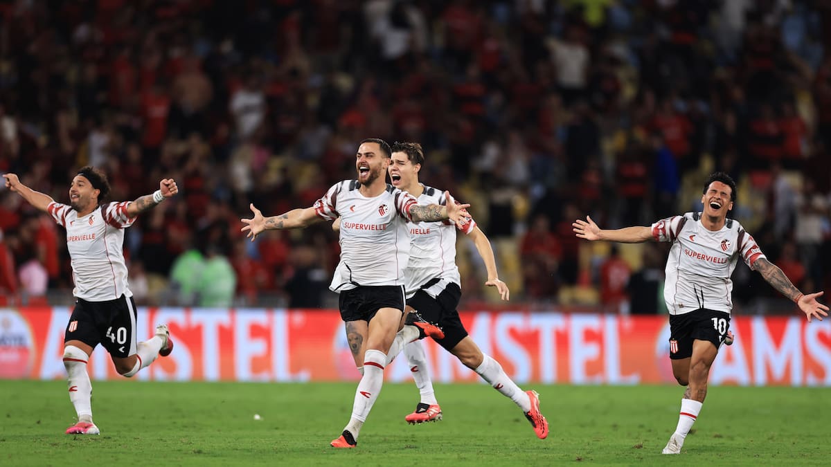 Estudiantes desafió al Maracaná, resistió con 10 y eliminó a Flamengo para meterse en la final de la Libertadores