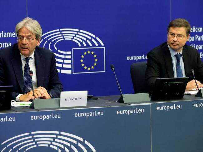 Comisionados europeos analizan las sanciones de la UE a Polonia