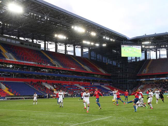 CSKA enfrenta a Ufa en un estadio vacío en Moscú