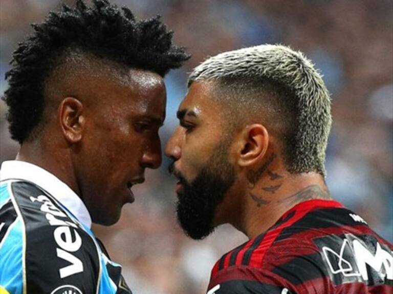 El VAR anuló dos goles a Flamengo y no observa una tarjeta roja para Gremio