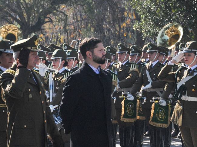 Carabineros entrega propuesta de bono trimestral a Presidente Boric: beneficiaría a 50 mil funcionarios