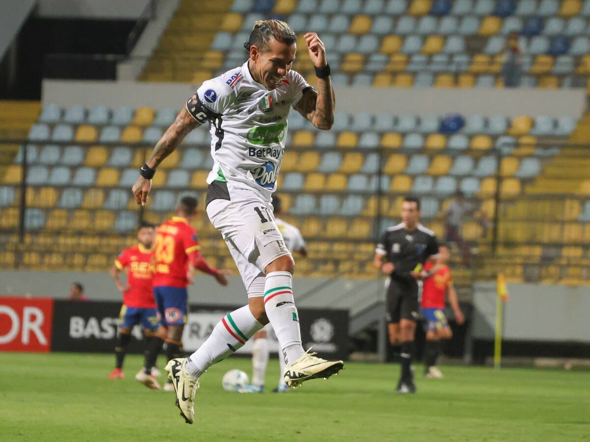 El alcohol es su “vitamina”: la increíble confesión del goleador que amargó a Unión Española en la Copa Sudamericana