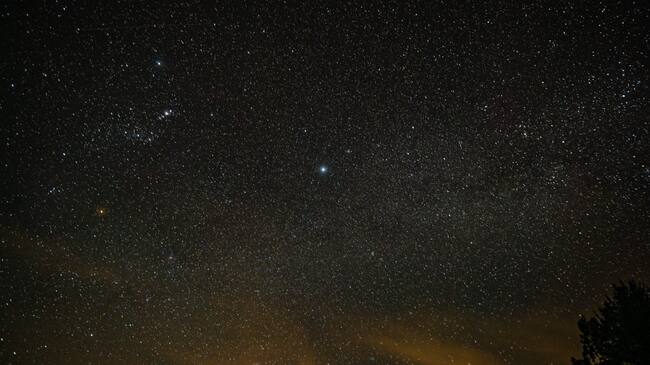 14 DE DICIEMBRE DE 2020/PUERTO SAAVEDRALluvia de estrellas gemínidas vista desde el Lago Budi, previo al eclipse solar 2020 en region de La Araucanía.
FOTO: MARCOS MALDONADO/AGENCIAUNO