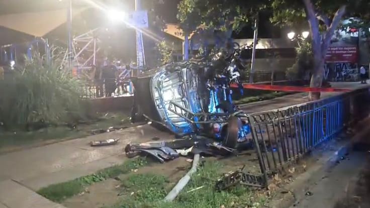 Choque en Santiago Centro deja dos heridos: conductor ebrio fue detenido y otro huyó