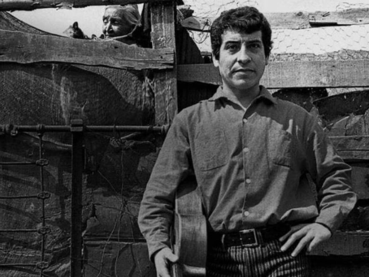 Dos oficiales (r) condenados por crimen de Víctor Jara se encuentran prófugos