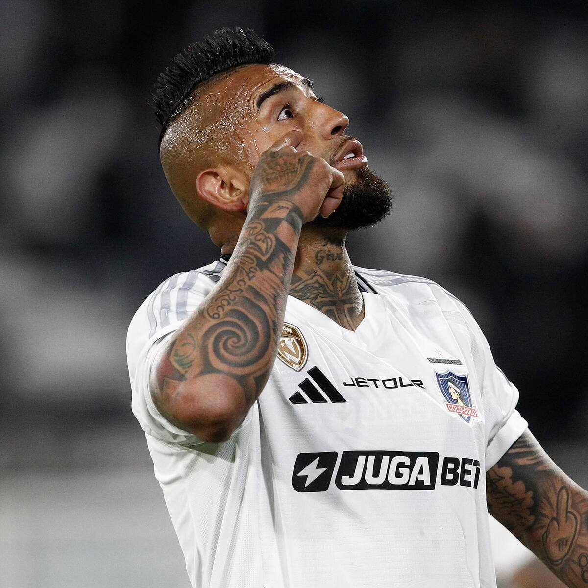 “Había un compromiso previo de Arturo Vidal que no prosperó”: abogado explica por qué se denunció al jugador por robo en casa de cambio