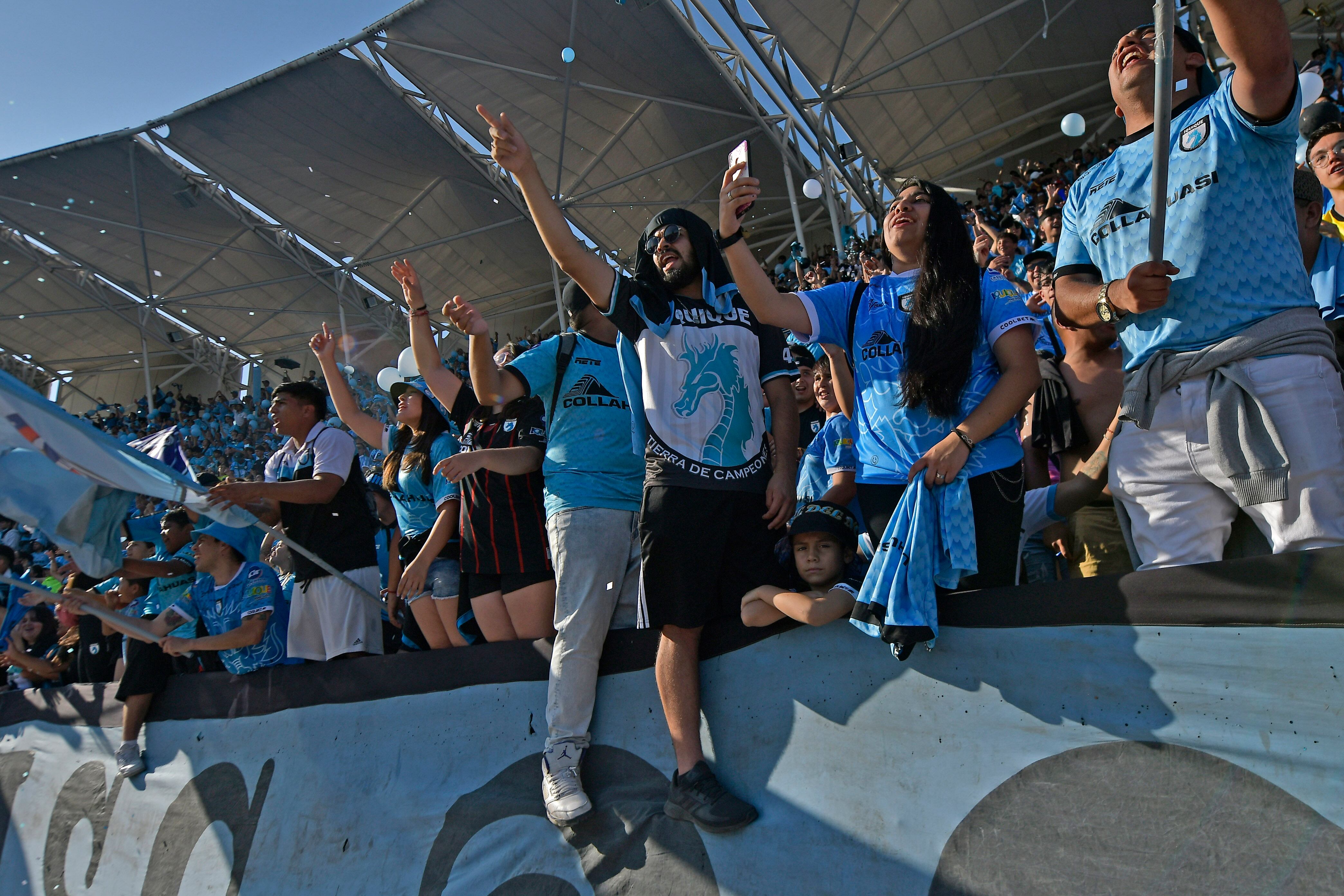 El mal comportamiento de los hinchas de Deportes Iquique | Agencia Uno