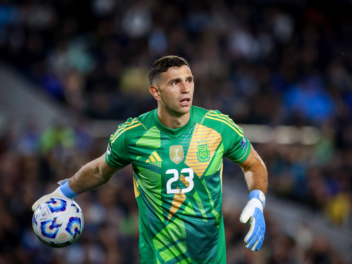 En Colombia elevan denuncia contra Dibu Martínez por agresión a camarógrafo: “Exigimos a FIFA una sanción ejemplar”
