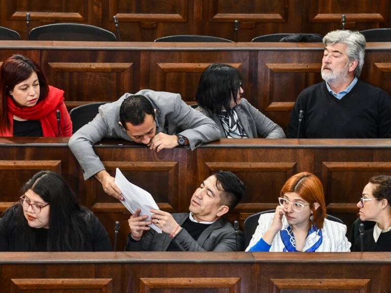 Consejo aprueba reelección de cores, alcaldes y concejales hasta dos veces: salvo que se cambien de zona