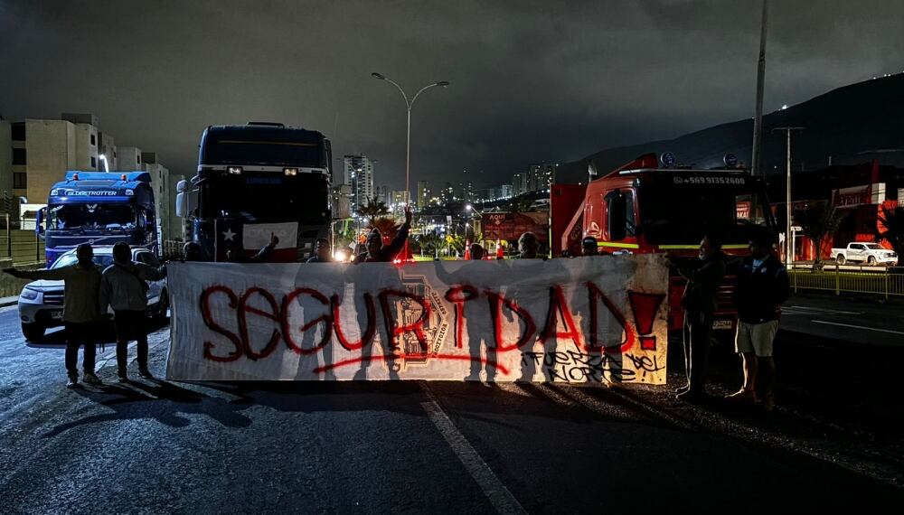 X @DRESS__TRUMPY | Los camioneros de la ciudad de Iquique