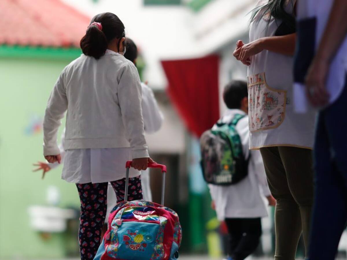 Una provincia de Argentina impuso clases virtuales a estudiantes sin vacuna contra el covid-19