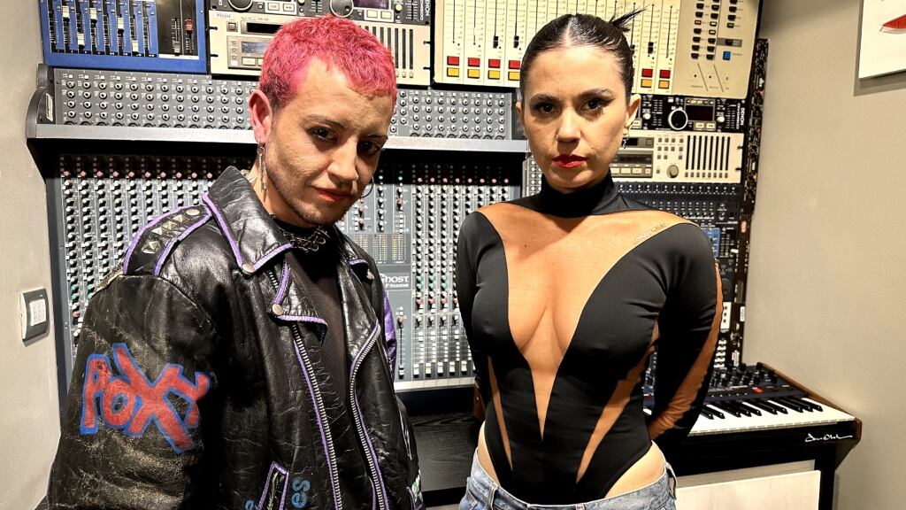 Noah Blanco y Javiera Mena en Orgullo en tu ADN.
