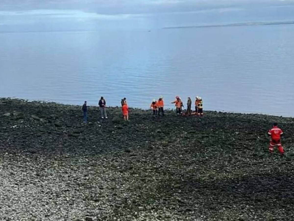Encuentran cuerpo flotando sin vida en el mar en Puerto Montt: correspondería al de un hombre en situación de calle