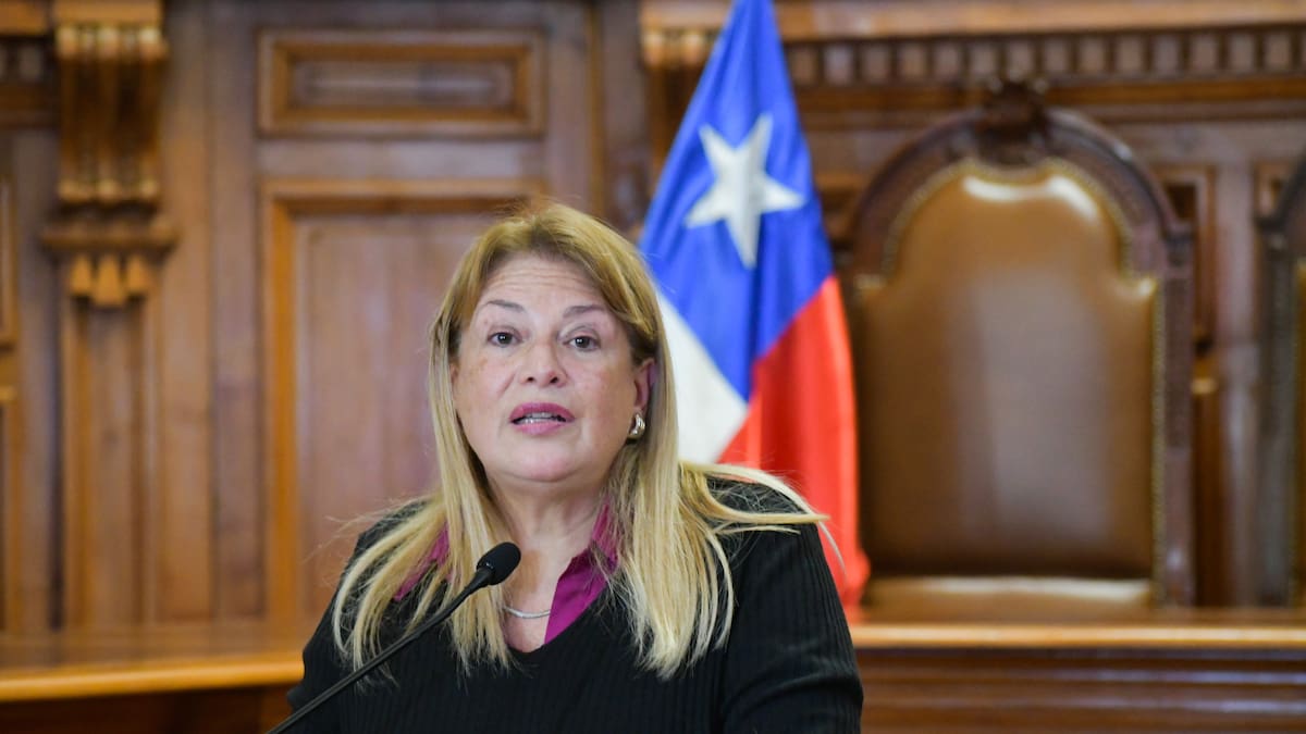 Fiscalía Nacional entrega a la Corte Suprema los chats de la suspendida ministra Ángela Vivanco con Luis Hermosilla