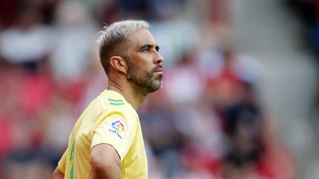 Manuel Pellegrini: 'Debemos inscribir cuanto antes a Claudio Bravo'
