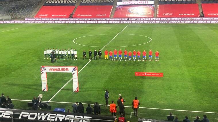 A todo pulmón: así sonó el himno de Chile ante Bolivia en San Carlos de Apoquindo