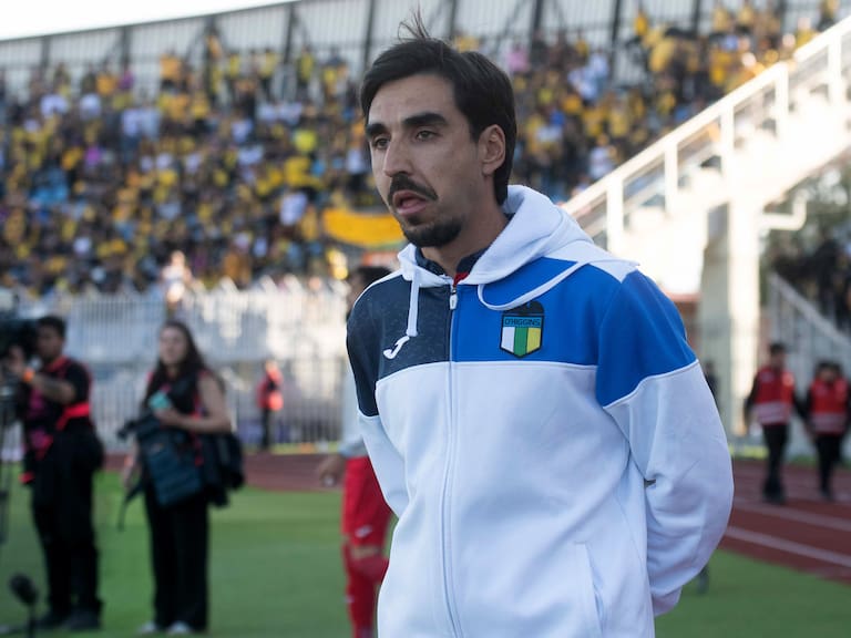“Meneghini quería seguir”: integrante del plantel de O’Higgins apunta contra los nuevos dueños por la salida del DT