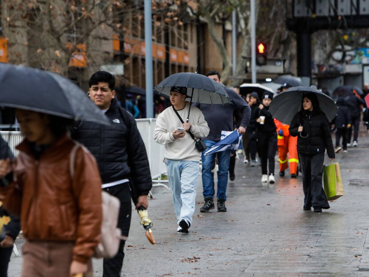 Confirman lluvia y nieve en Santiago por dos nuevos sistemas frontales: estos son los días clave de las precipitaciones
