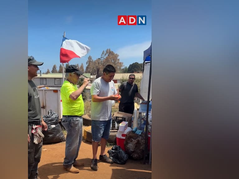 Voluntario celebra su cumpleaños ayudando a damnificados por incendio en Tomé