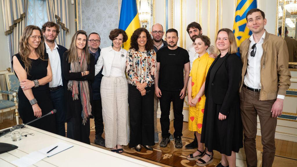 El presidente Zelenski con los periodistas latinoamericanos. / Cedida.