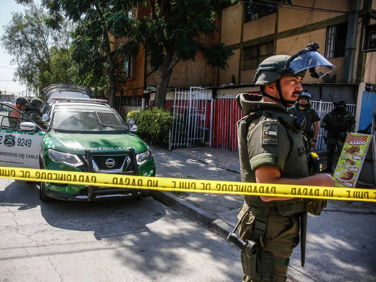 Robo de vehículo en Maipú termina con cinco personas detenidas y cuatro automóviles con encargo por el mismo delito recuperados