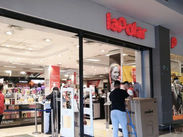 La Polar: Sernac presenta demanda colectiva por venta de ropa falsificada y falta de información a los clientes