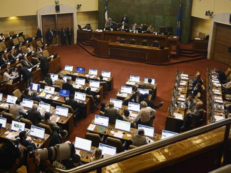 Se aprobó reforma constitucional para rebaja de la dieta parlamentaria