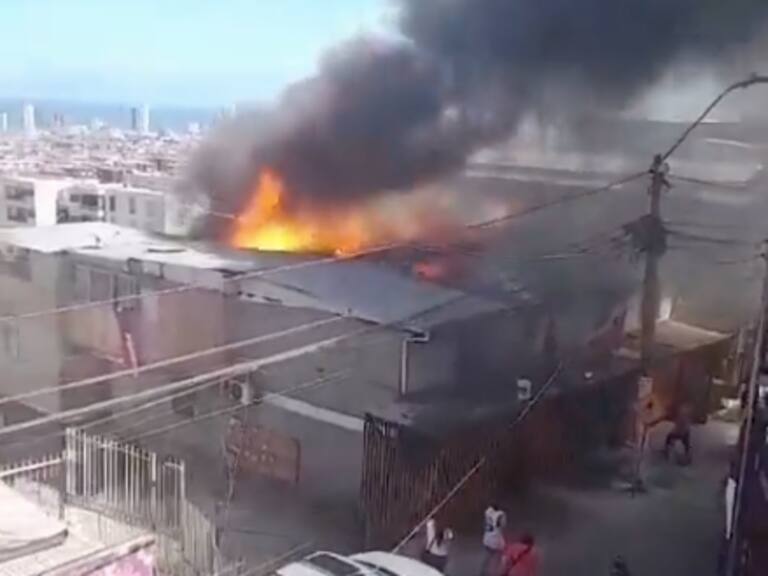 Incendio en Iquique lunes 18 de septiembre
